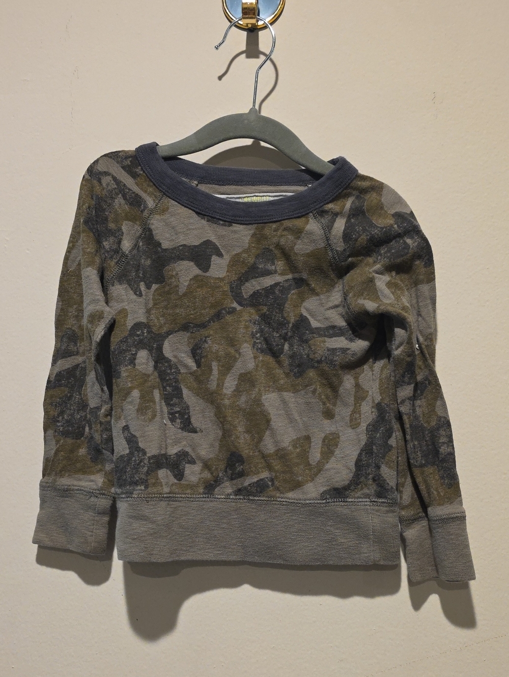 Crewcuts Olive & Gray Camo Crewneck Size 3 Long Sleeve Camo